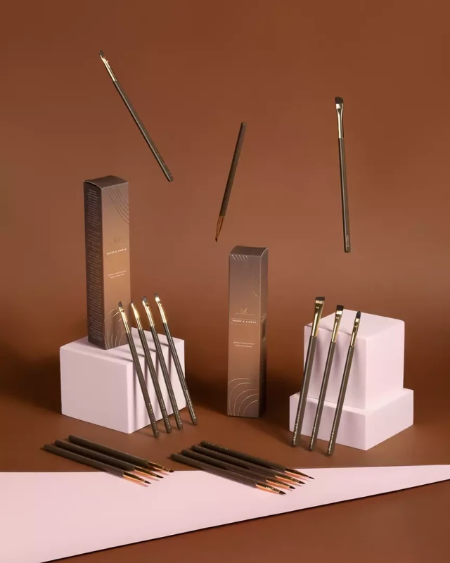 Zestaw 17 precyzyjnych pędzli do makijażu Sharp&Simple, zdjęcie stylizowane