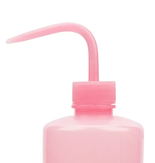 Butelka tryskawka do mycia | płukania rzęs | 150 ml, zbliżenie na górną część
