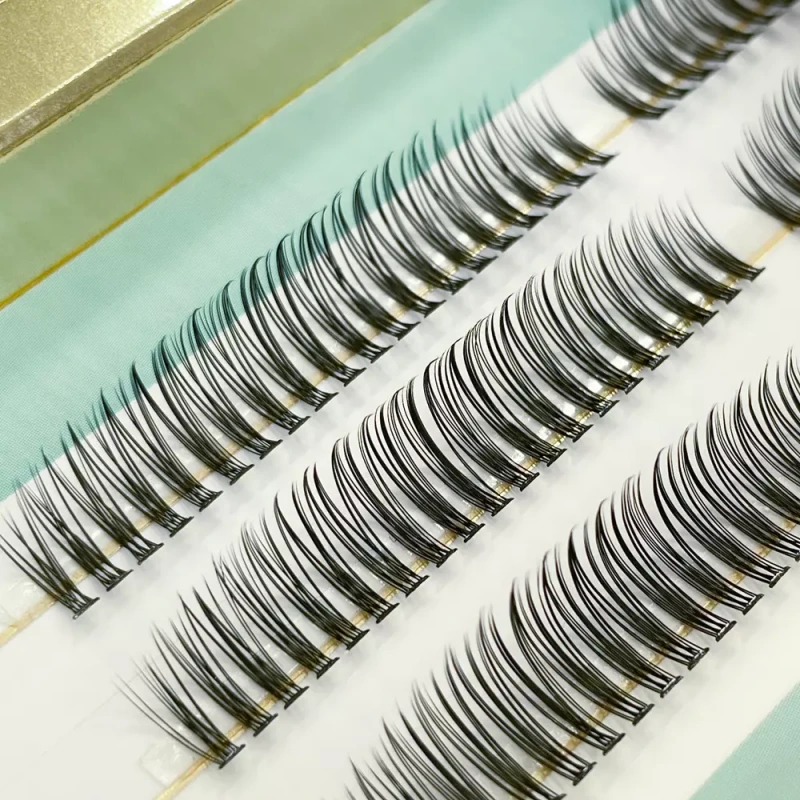 Full Set Lashes No. 1 | Kępki rzęs ManyLashes, zbliżenie na kępki
