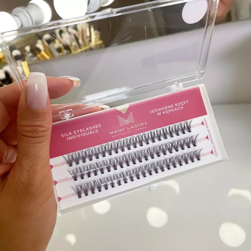 20D | Rzęsy kępki - ManyLashes, zdjęcie stylizowane