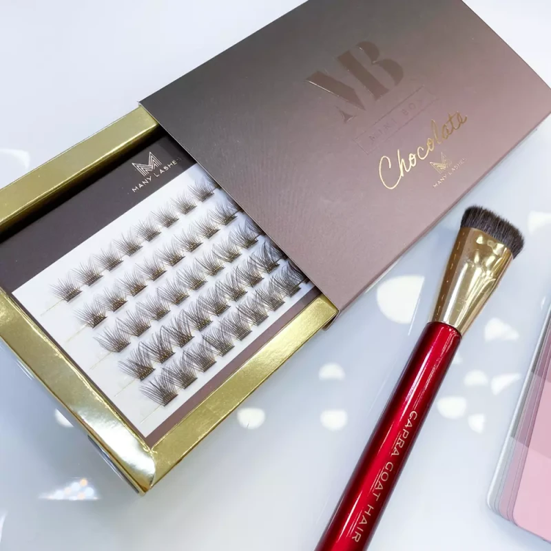 Brązowe kępki rzęs- V-Lashes Obsession Chocolate, zdjęcie stylizowane