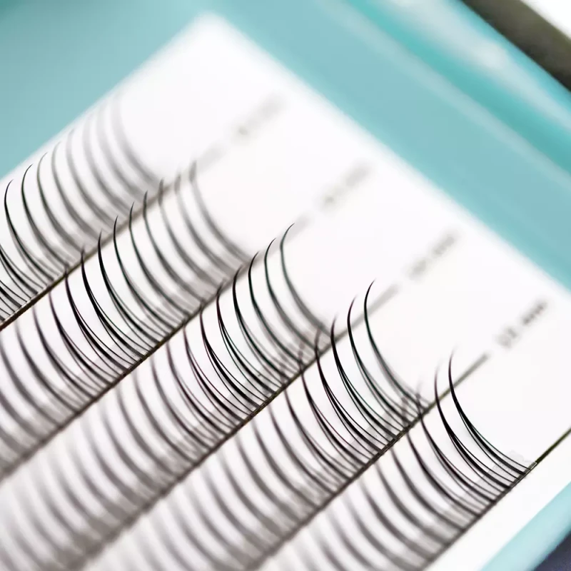 Mini Box A-lashes Classic | mix 2 | Zestaw kępek rzęs do makijażu 12-16 mm, zbliżenie na kępki