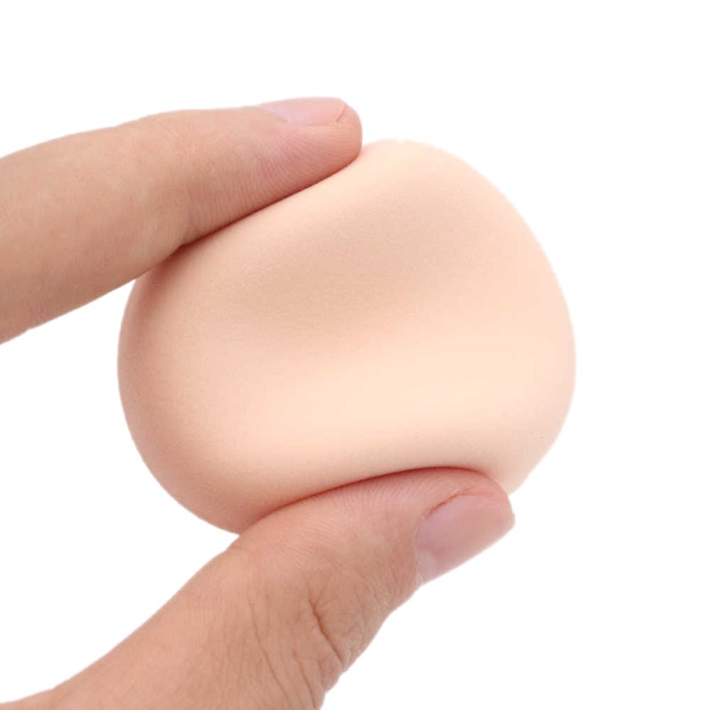 Rubycell Puff Ultrasoft | trójkątny ultramiękki puszek - gąbeczka do makijażu, zbliżenie na gąbke